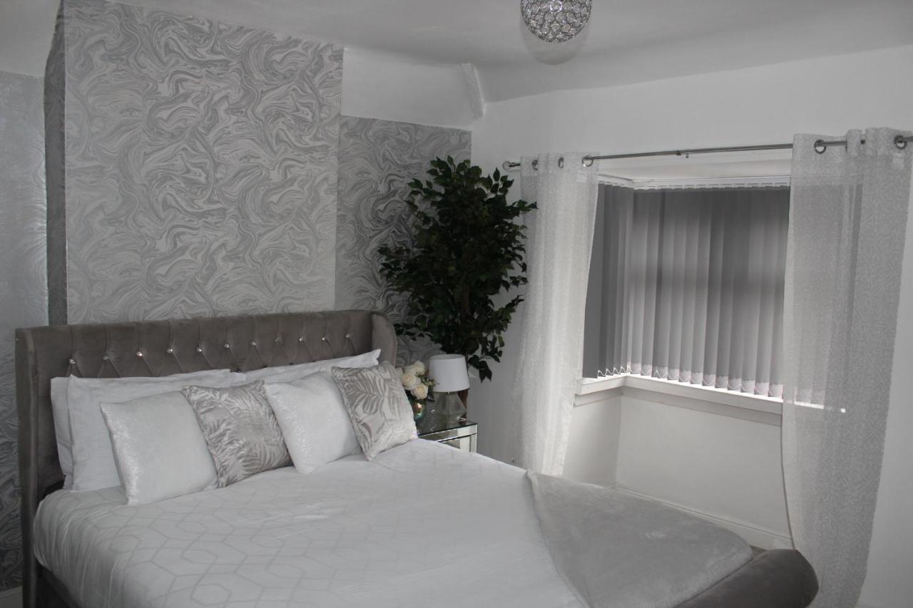 Luxury 3 Bedroom House Birmingham Exterior photo